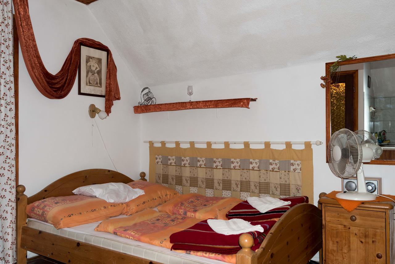 Pataky Borporta Bed & Breakfast Tarcal Eksteriør bilde