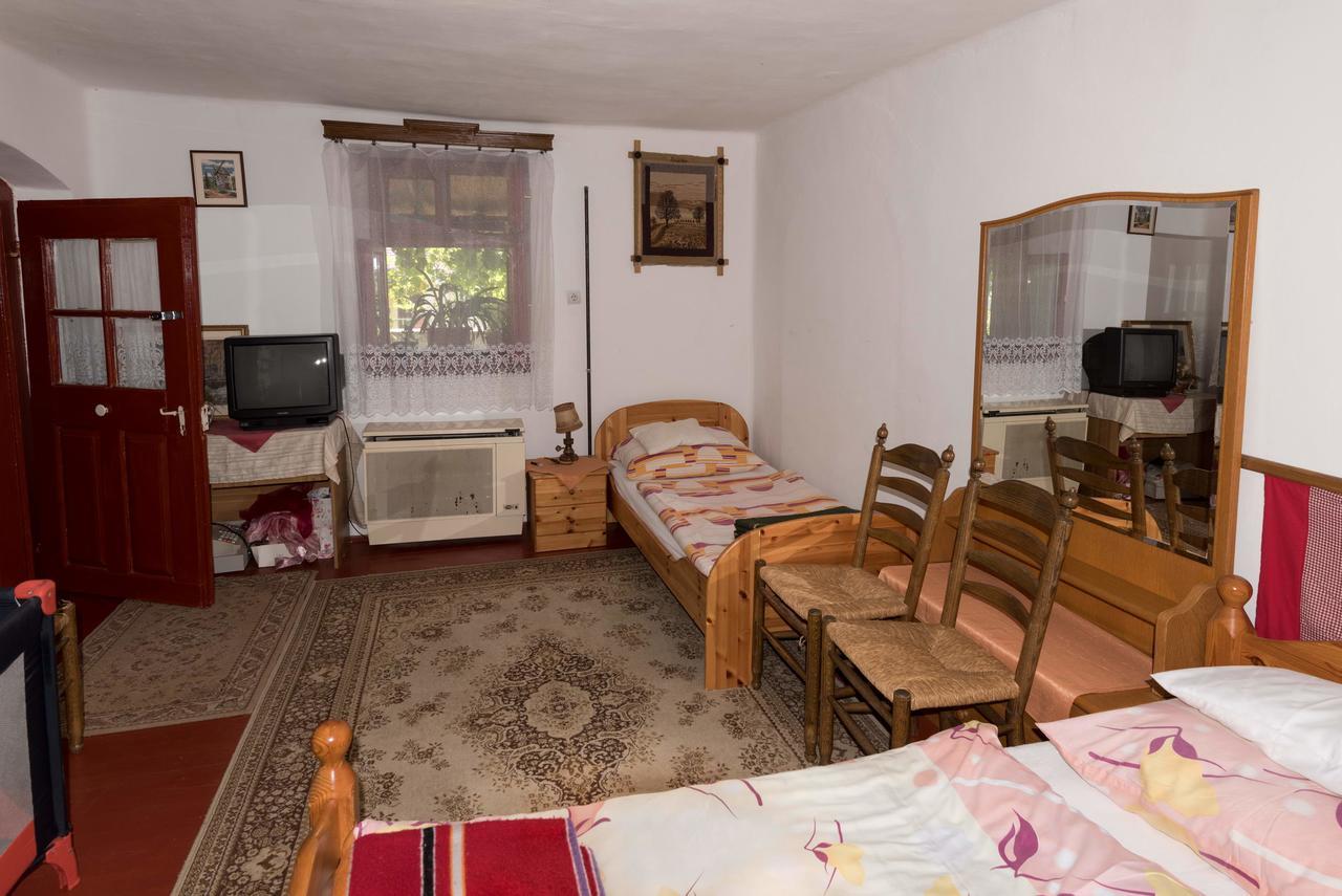 Pataky Borporta Bed & Breakfast Tarcal Eksteriør bilde